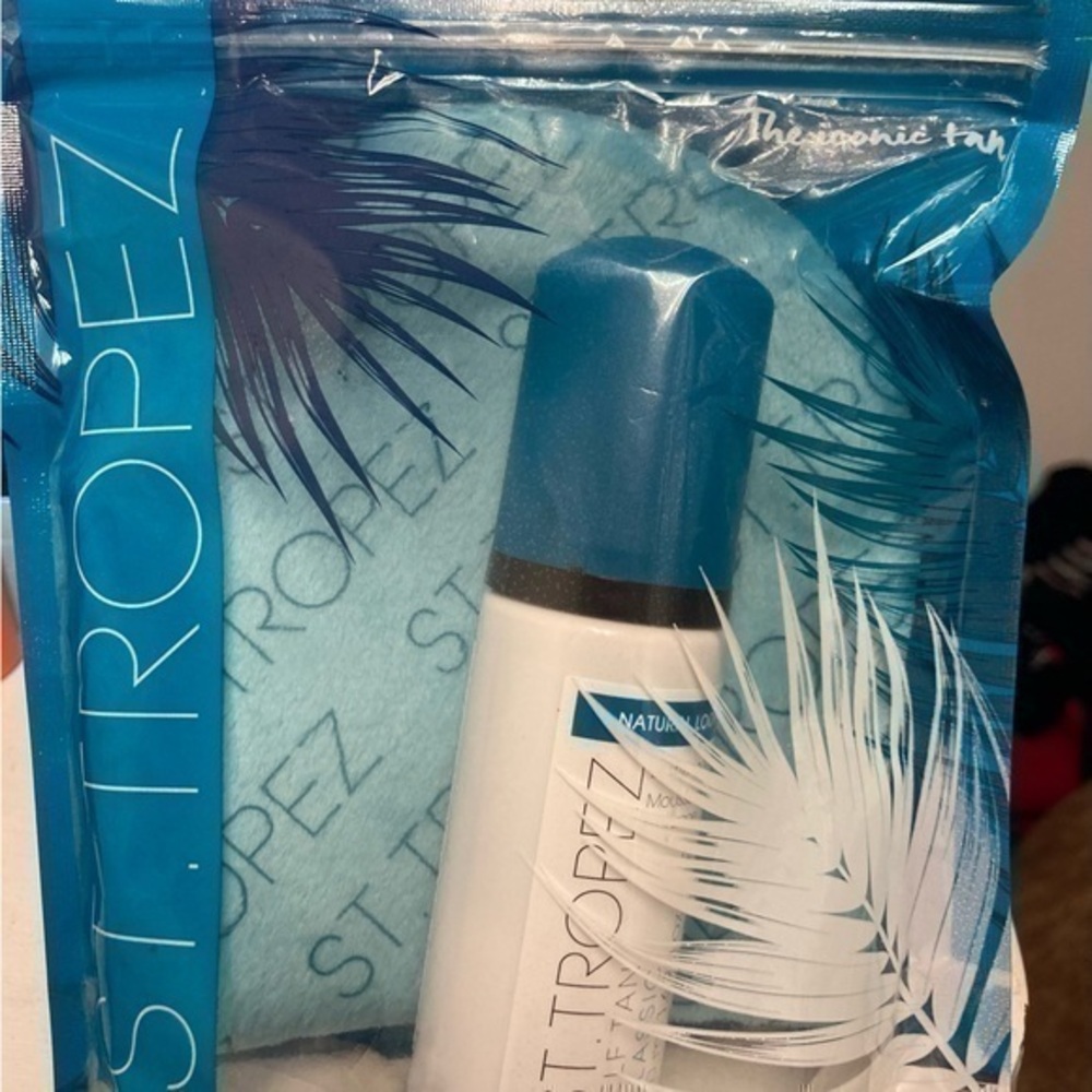 NWT St. Tropez's Self Tan Express Kit. Bronzing Mousse & Applicator Mit